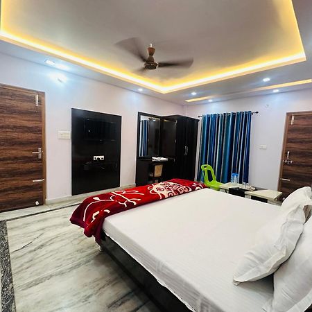 Hotel Pink Paradise Gorakhpur Zewnętrze zdjęcie