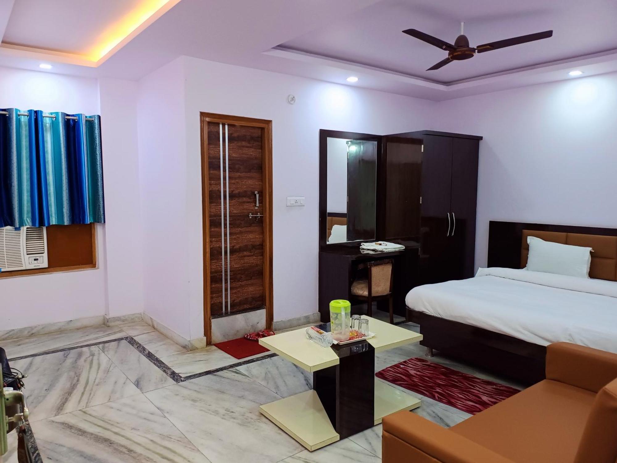 Hotel Pink Paradise Gorakhpur Zewnętrze zdjęcie